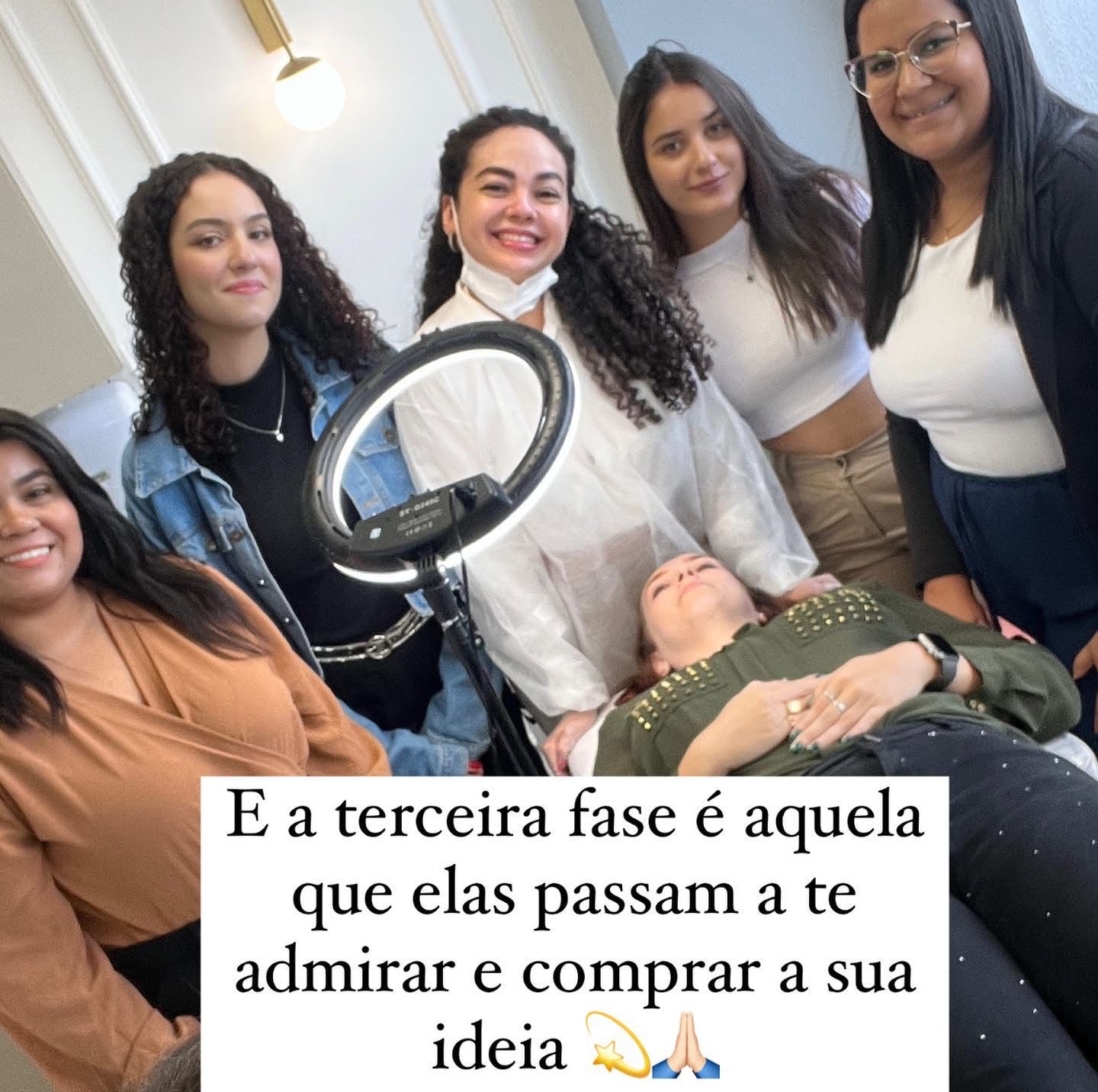 Alunas durante aula pratica